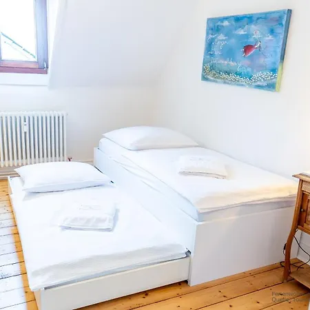 Herrenhaus Burg Vlatten 아파트 *